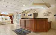 Lobi 5 Microtel Inn & Suites by Wyndham Ann Arbor