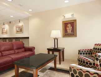 Lobi 2 Microtel Inn & Suites by Wyndham Ann Arbor