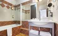 In-room Bathroom 7 Odalys City Aix en Provence Les Floridianes