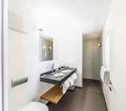In-room Bathroom 6 Engadiner Boutique-Hotel GuardaVal