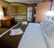 Bilik Tidur 3 Canad Inns Destination Centre Club Regent Casino Hotel