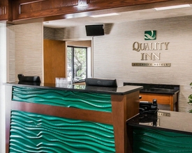 Lobi 4 Quality Inn & Suites Warren - Detroit