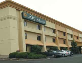 Bangunan 2 La Quinta Inn by Wyndham Indianapolis Airport Executive Dr