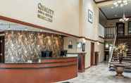 Lobi 3 Quality Inn & Suites Greenfield I-70