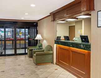 Lobi 2 La Quinta Inn & Suites by Wyndham Stevens Point