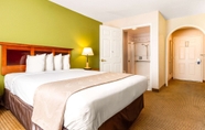 Bedroom 6 Rodeway Inn Auburn - Foresthill