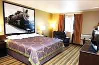 Kamar Tidur Super 8 by Wyndham Topeka/Wanamaker RD/I-70