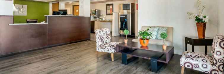 Lobby Quality Inn & Suites Leesburg Chain of Lakes