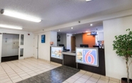 Lobby 4 Motel 6 New Haven - Branford, CT