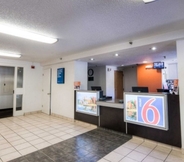 Lobi 4 Motel 6 New Haven - Branford, CT