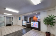 Lobby 7 Motel 6 New Haven - Branford, CT