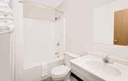 In-room Bathroom 2 Super 8 by Wyndham Keokuk