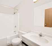 In-room Bathroom 2 Super 8 by Wyndham Keokuk
