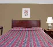 Kamar Tidur 4 Knights Inn Bridgeport Frankenmuth