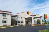 Exterior Super 8 by Wyndham Hartford