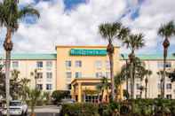 ภายนอกอาคาร La Quinta Inn & Suites by Wyndham Melbourne Viera