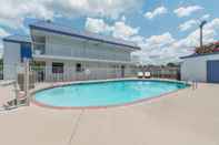 Swimming Pool Motel 6 Norcross, GA - Atlanta Northeast