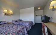 Bedroom 6 Motel 6 Salt Lake City, UT - West - Airport