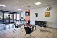 Lobby Motel 6 Tallahassee, FL - Downtown