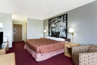 Bedroom Super 8 by Wyndham Green River