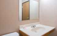 In-room Bathroom 4 Super 8 by Wyndham Abilene KS