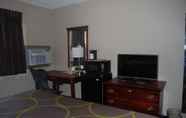 Kamar Tidur 2 Super 8 by Wyndham Warner Robins