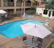 Swimming Pool 3 Best Western Yuba City Inn