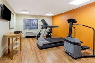 Fitness Center La Quinta Inn & Suites by Wyndham Chicago Tinley Park