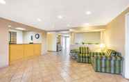 Lobby 6 La Quinta Inn & Suites by Wyndham El Paso East