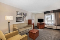 Common Space La Quinta Inn & Suites by Wyndham N Little Rock-McCain Mall