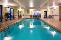 Swimming Pool Fairfield Inn & Suites by Marriott Louisville Downtown