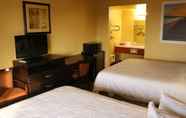 Bilik Tidur 7 Days Inn by Wyndham Fresno South