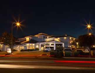 Exterior 2 The Marina Inn on San Francisco Bay