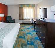 Kamar Tidur 6 La Quinta Inn & Suites by Wyndham Nashville Airport