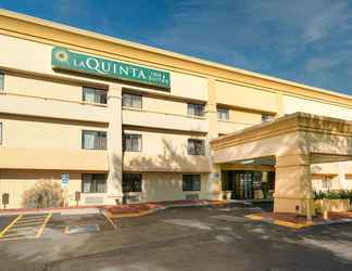 Exterior 2 La Quinta Inn & Suites by Wyndham Nashville Airport