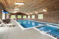 Swimming Pool Baymont by Wyndham Manistee