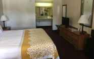 Bedroom 3 Days Inn by Wyndham Chiefland