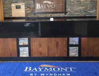 Lobby 2 Baymont Inn & Suites by Wyndham Mukwonago