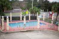 Swimming Pool Baymont by Wyndham Fort Walton Beach Mary Esther