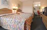 Bedroom 6 Days Inn by Wyndham Ridgeland South Carolina