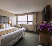 Kamar Tidur 3 Ramada by Wyndham Northern Grand Hotel & Conference Centre