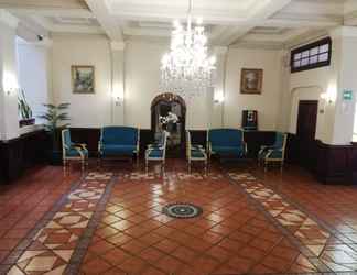 Lobi 2 Hotel Royal Palace