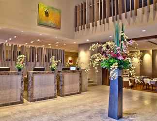 Lobby 2 Hotel Rosales Plaza