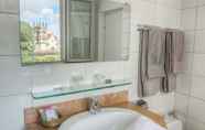 In-room Bathroom 6 Best Western Hotel Le Guilhem