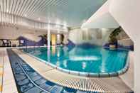 Swimming Pool TRYP by Wyndham Bad Bramstedt