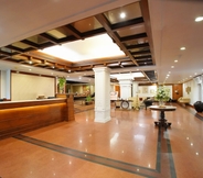 Lobby 6 Vivanta Ernakulam, Marine Drive