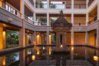 Swimming Pool The Legian, Bali