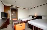 Kamar Tidur 6 Hotel Resonex Naha