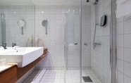 Toilet Kamar 7 Quality Hotel Grand Kristiansund