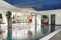 Swimming Pool Courtyard by Marriott Dresden